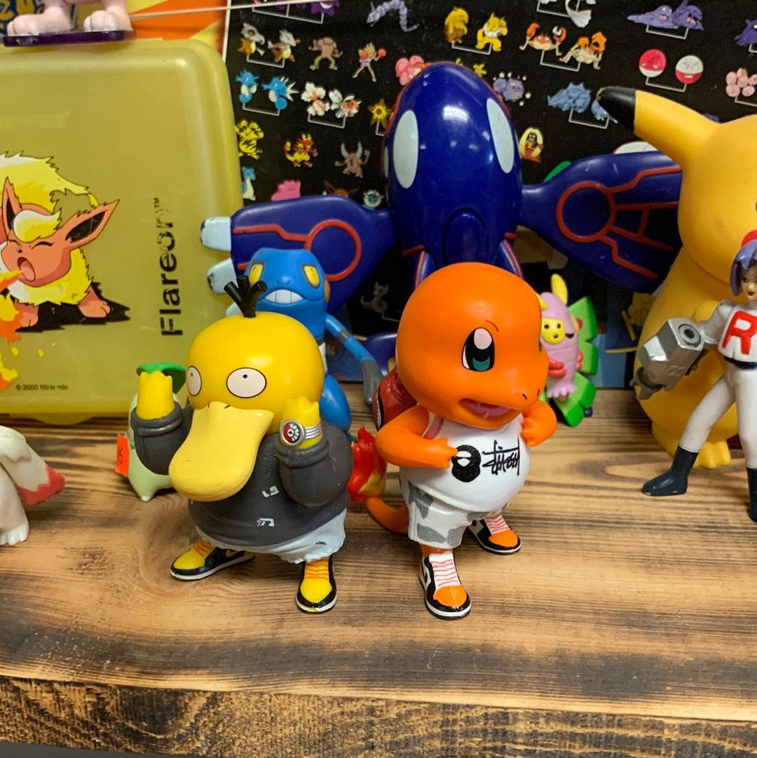 TAKARA TOMY Pokemon Pikachu HYPE BEAST Hoodie Cosplay Figure