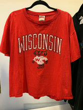 Load image into Gallery viewer, Y/XL Red Wisconsin badgers center logo Black/White