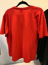 Load image into Gallery viewer, Y/XL Red Wisconsin badgers center logo Black/White