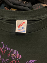 Load image into Gallery viewer, Vintage Wizard of Oz Shirt