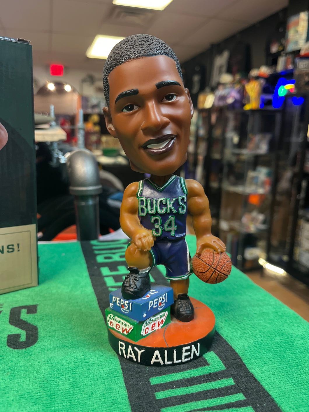 Vintage Milwaukee Bucks Ray Allen Bobblehead - Purple