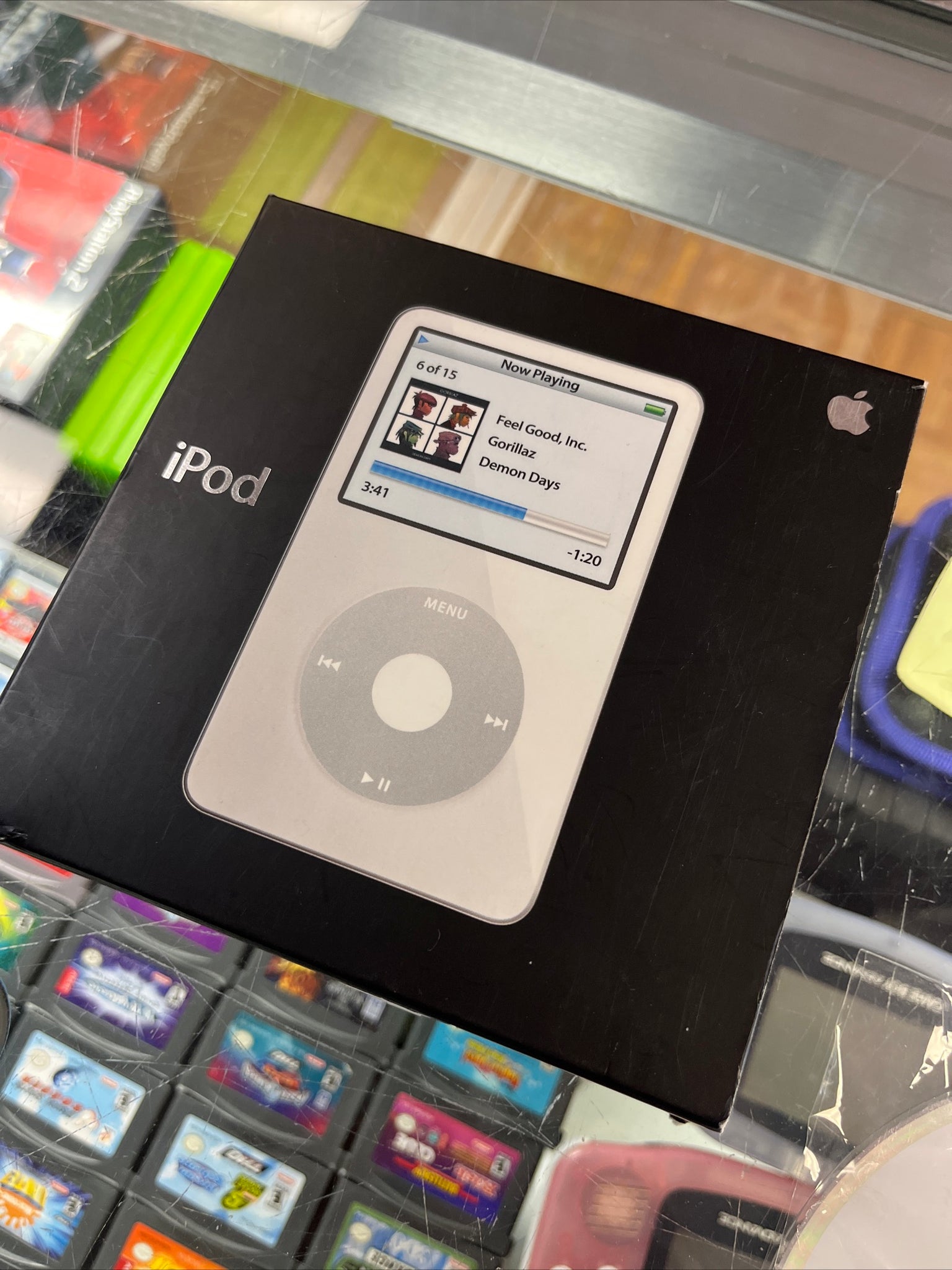 Apple iPod Classic 5th Gen 30GB White CIB – SayWerd