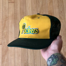 Load image into Gallery viewer, Vintage Packers Script Trucker