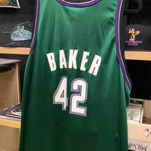Load image into Gallery viewer, Vintage Milwaukee Bucks V.Baker Jersey